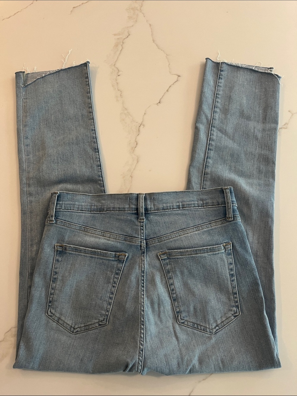 Frame Denim Le High Straight Crop Raw Cascade Hem Jeans in Light Wash 28 - Picture 13 of 14